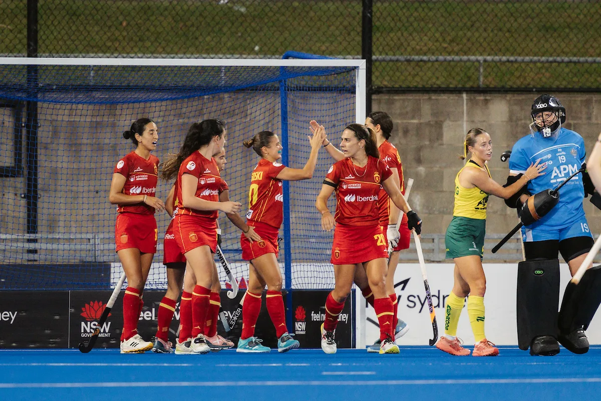 AUSTRALIA SE IMPONE A LAS REDSTICKS EN UN INTENSO DUELO (3-1)