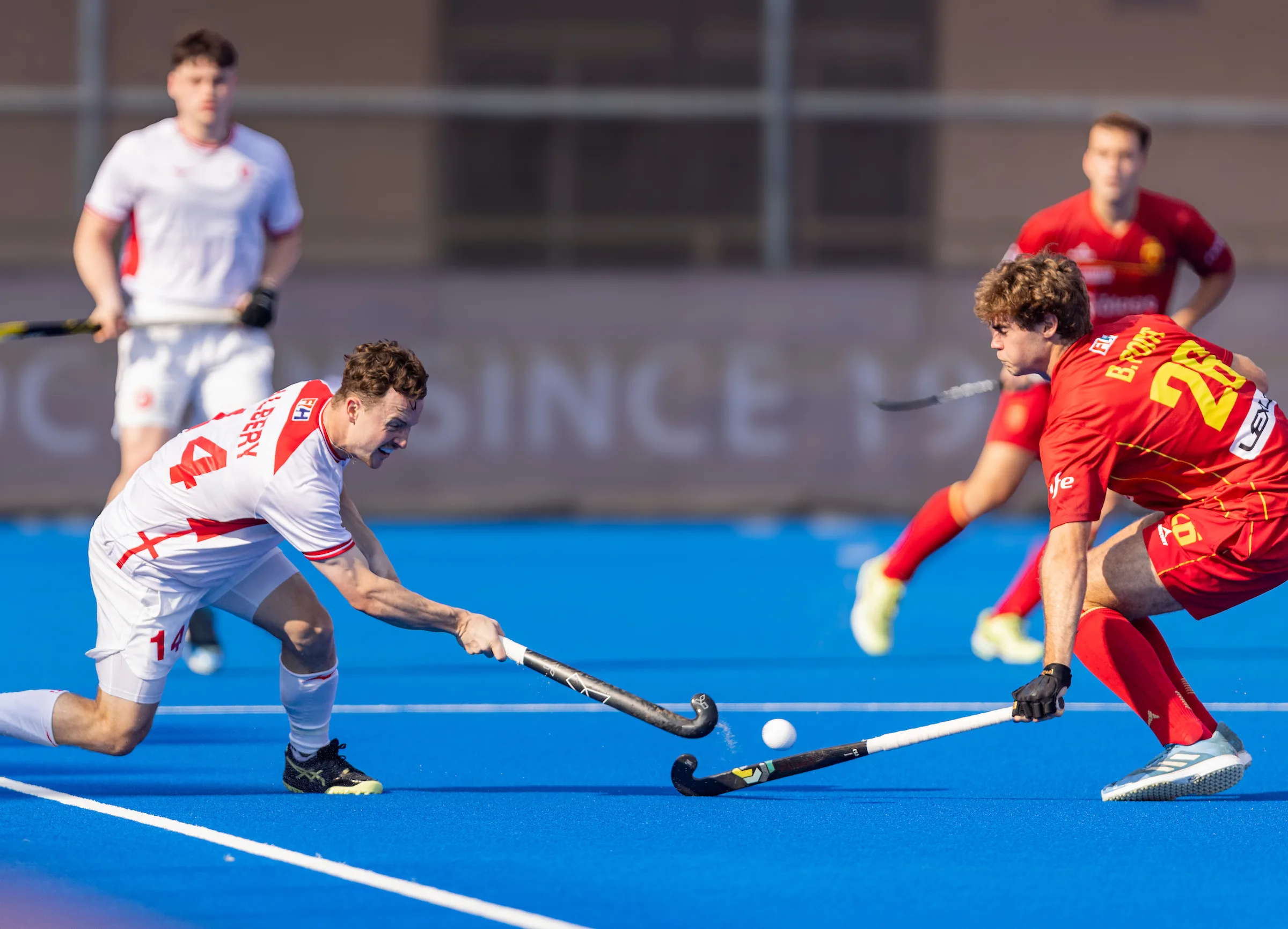 LOS REDSTICKS EMPATAN CONTRA INGLATERRA PERO CEDEN EN LOS SHOOT OUTS