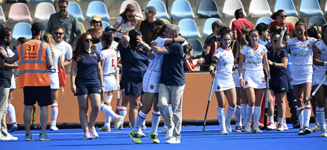 LAS REDSTICKS TAMBIÉN A SEMIS DEL EUROPEO 2025 TRAS UN PARTIDAZO EN EL QUE HAN DERROTADO A INGLATERRA POR 2-1