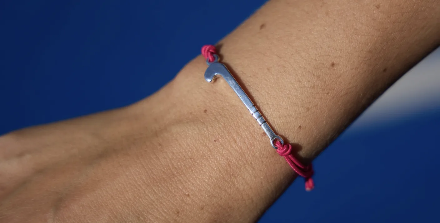 PULSERA SOLIDARIA HOCKEY 2025 CONTRA EL CÁNCER DE MAMA