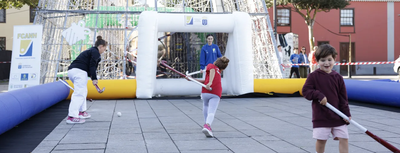 EL HOCKEY CANARIO, PRESENTE EN EL TOUR UNIVERSO MUJER DE SAN CRISTÓBAL DE LA LAGUNA
