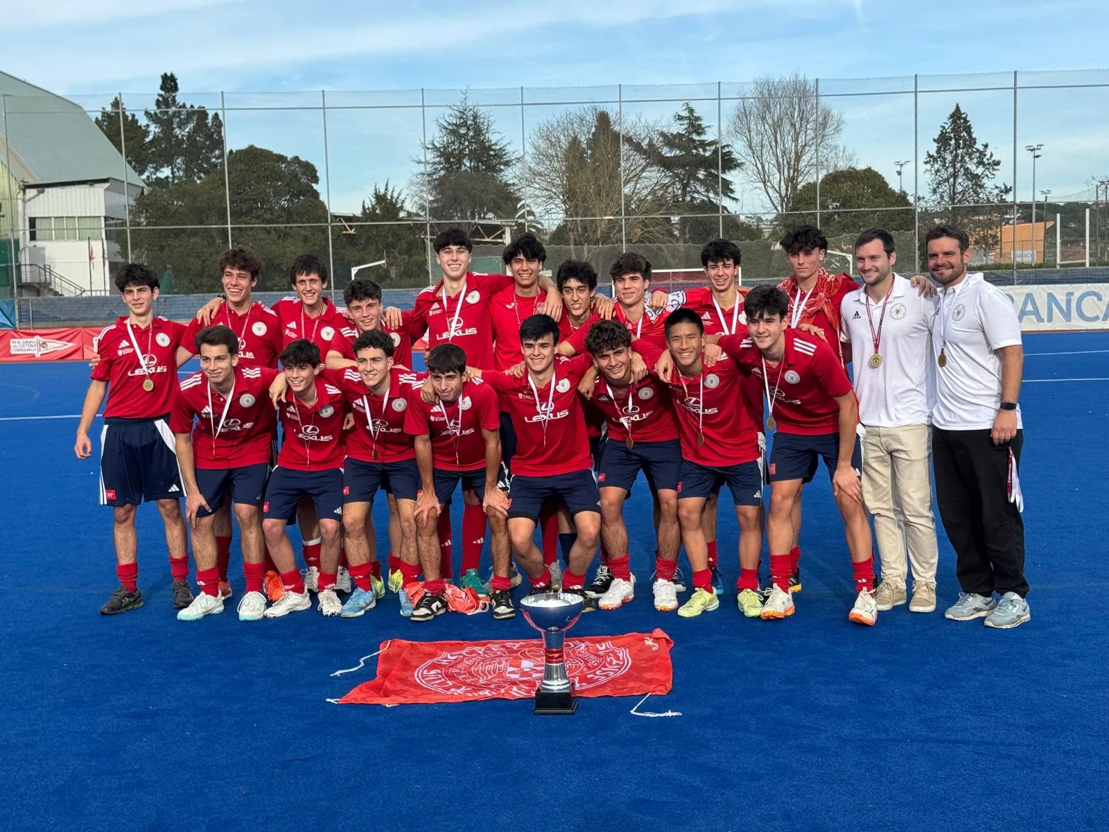 EL RS TENIS (F) Y LA COMPLU (M), CAMPEONES DE LA COPA DE ESPAÑA JUVENIL.