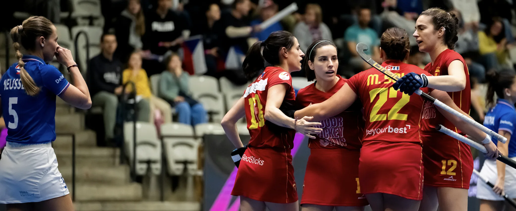 ESPAÑA PASA A SEMIFINALES A LO GRANDE, PRIMERA DE GRUPO TRAS GANAR A CHEQUIA 3-5